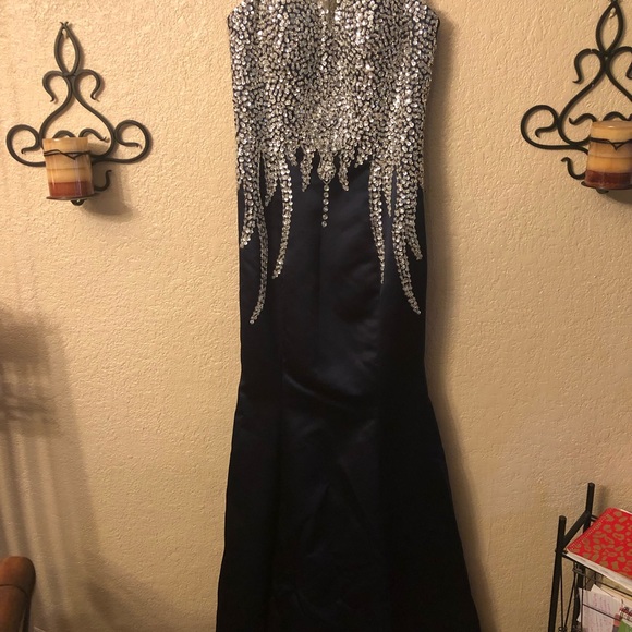 PROM DRESS - Picture 2 of 2